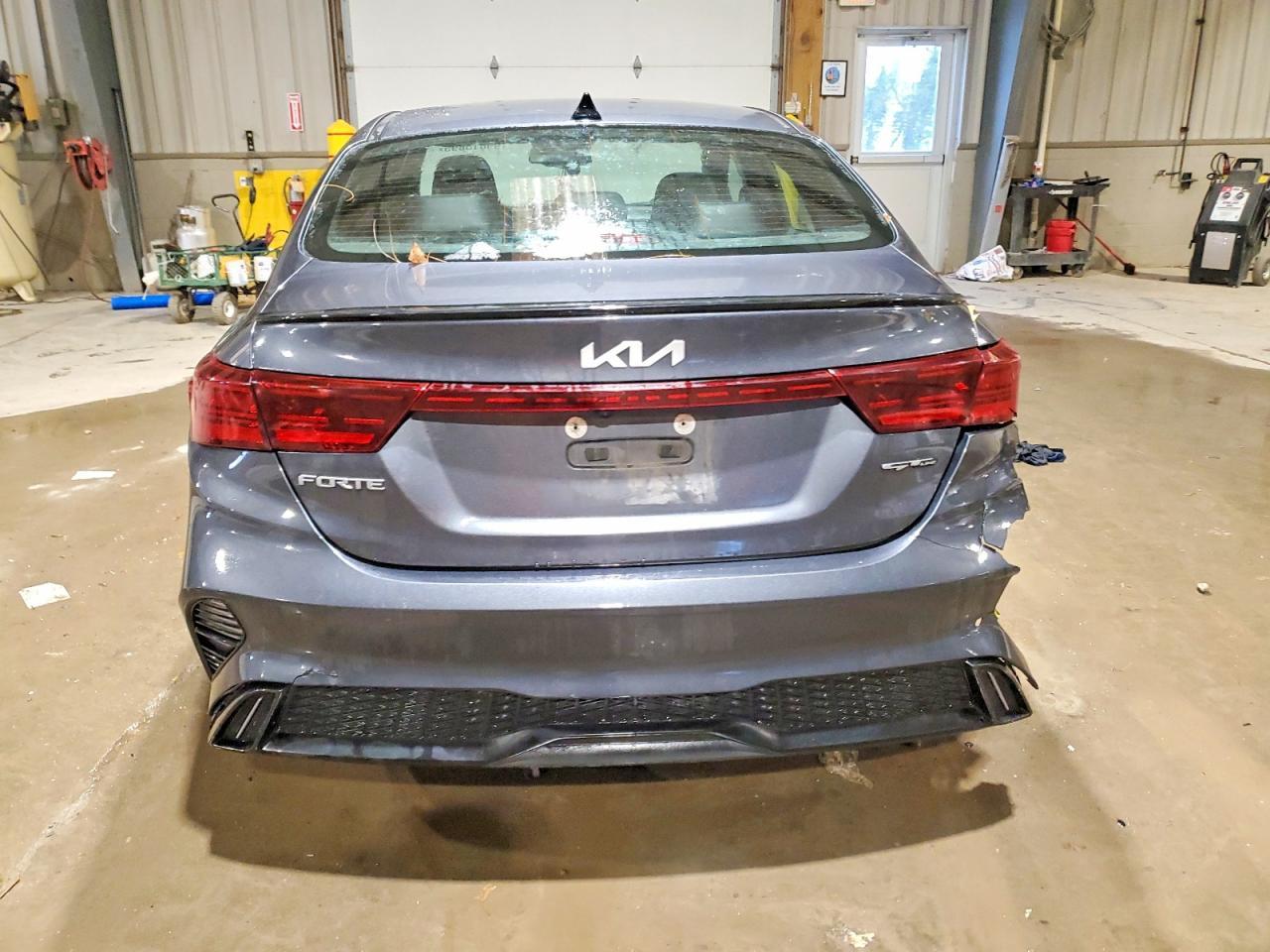 2022 Kia Forte Gt Line - Image 6