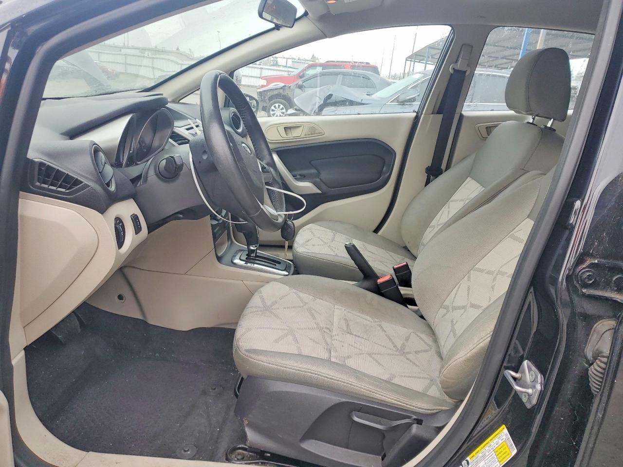 2013 Ford Fiesta Se - Image 7