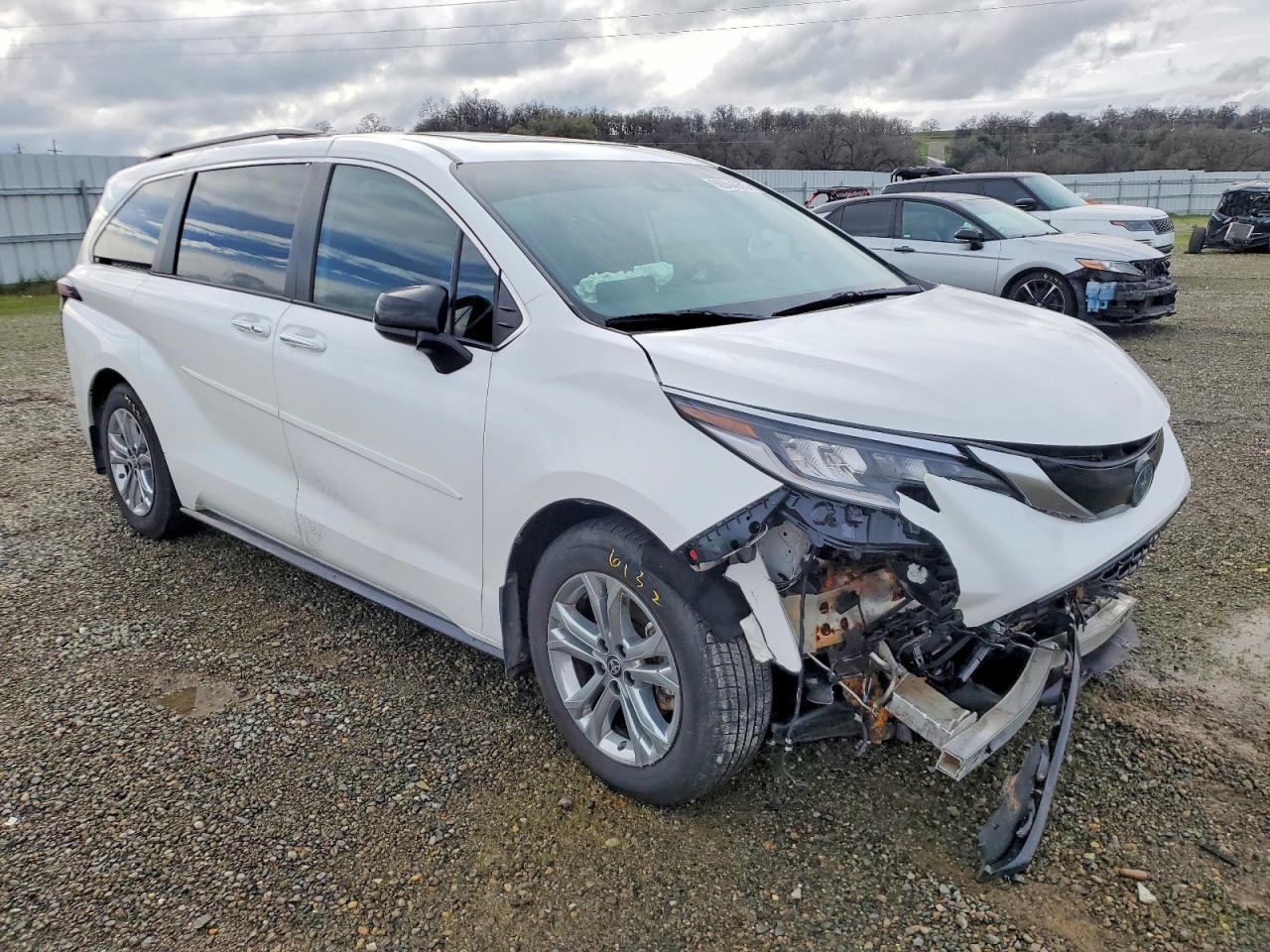 2022 Toyota Sienna Xse - Фото 4