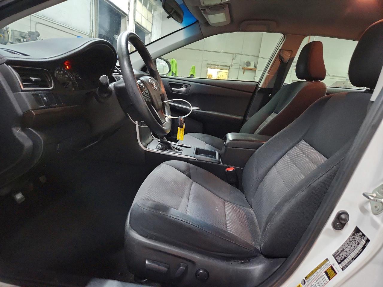 2015 Toyota Camry Le - Фото 7