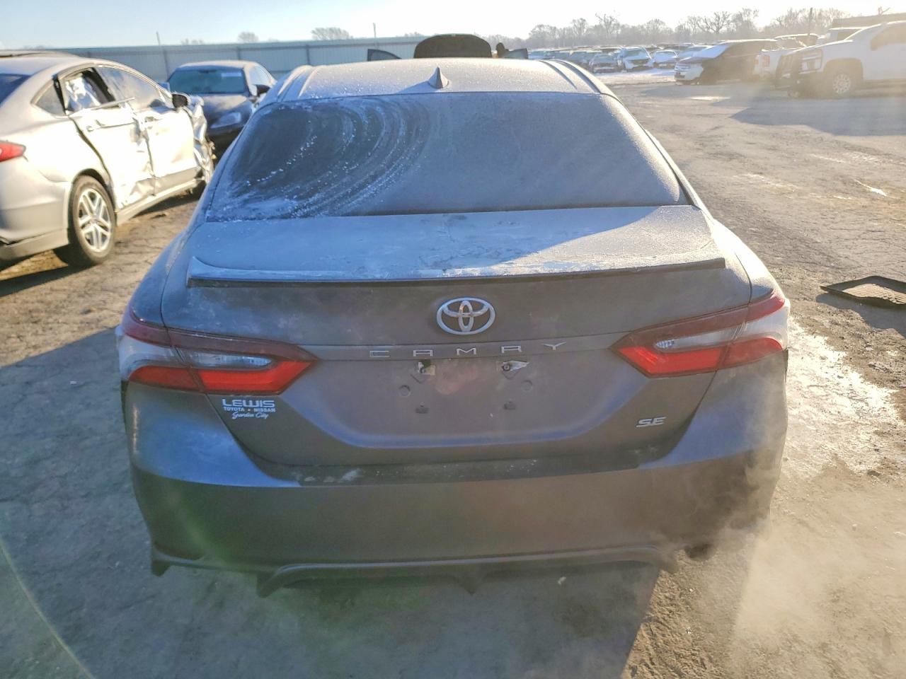 2022 Toyota Camry Se - Фото 6