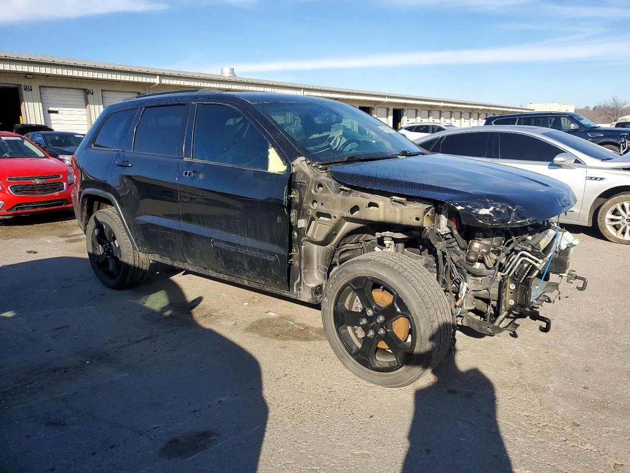 2019 Jeep Grand Cherokee Laredo - Image 4