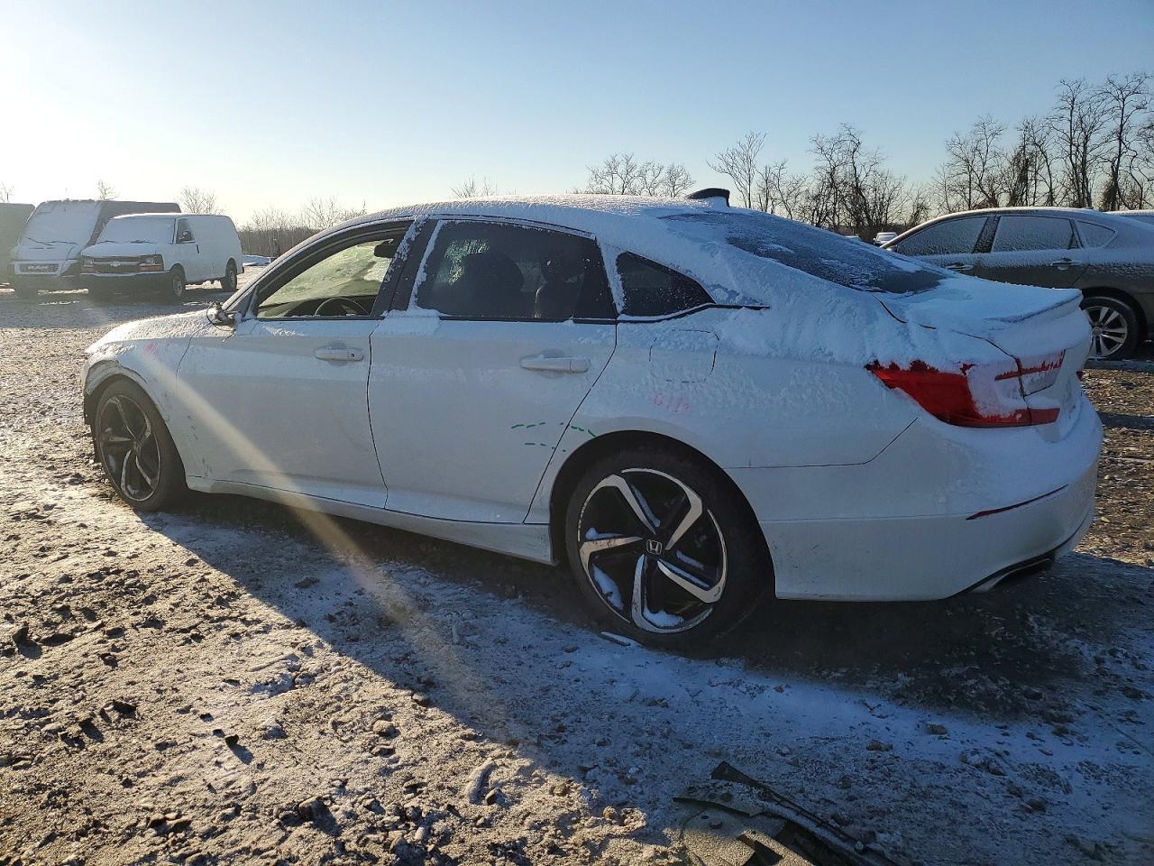 2022 Honda Accord Sport - Фото 2