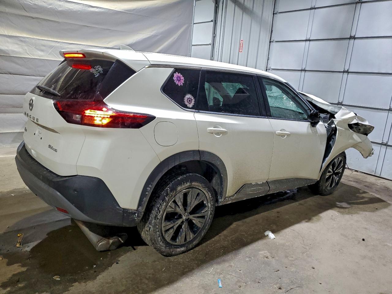 2021 Nissan Rogue Sv - Image 3