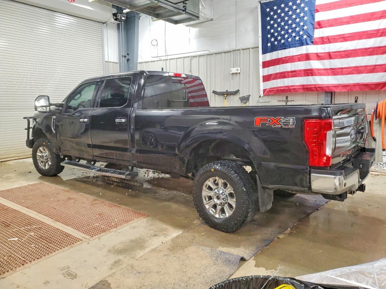 2019 Ford F250 Super Duty - Фото 2