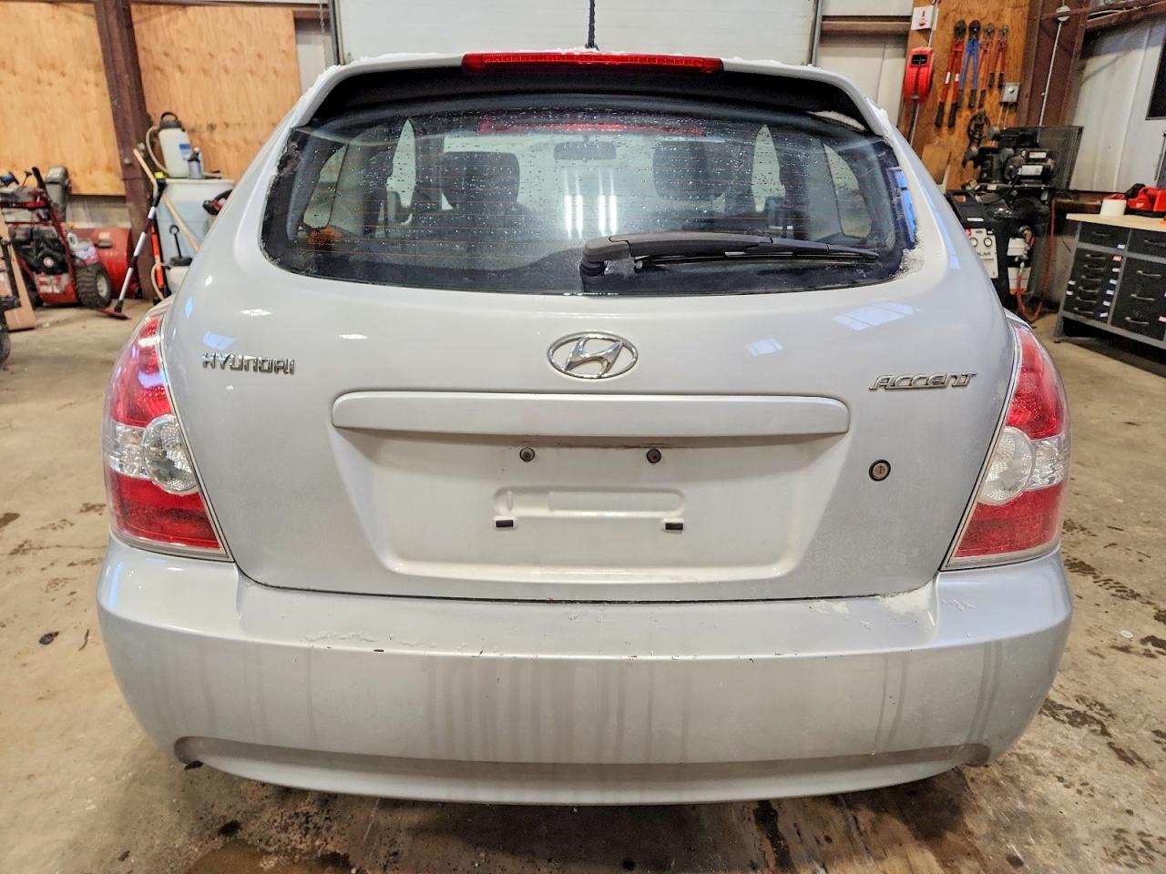2007 Hyundai Accent Base - Image 6