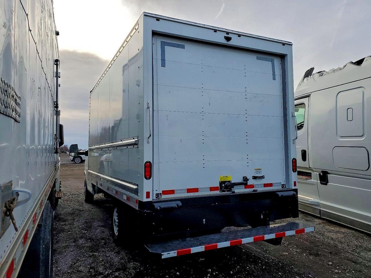 2025 GMC Savana Box Truck - Image 2