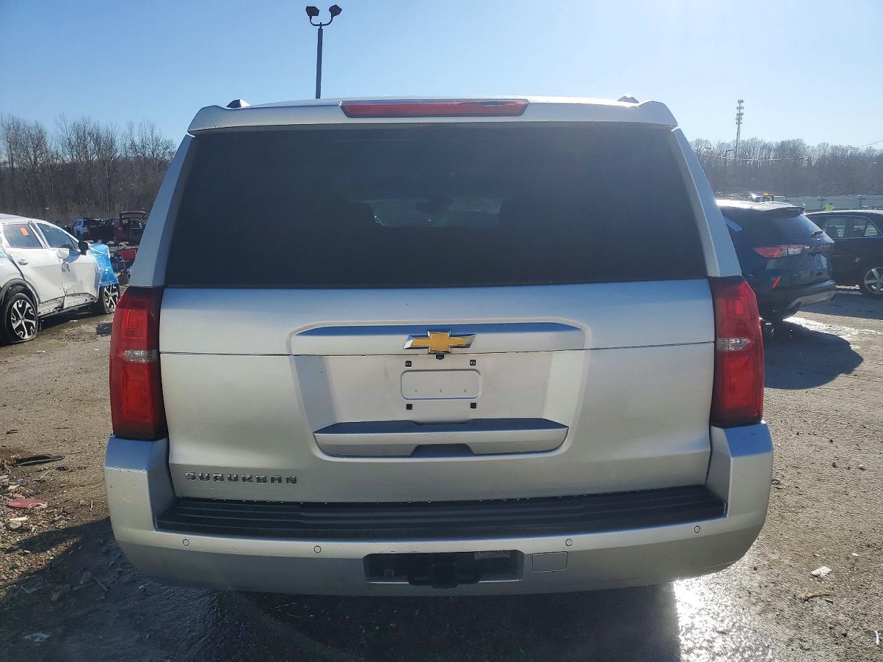 2018 Chevrolet Suburban K1500 - Image 6