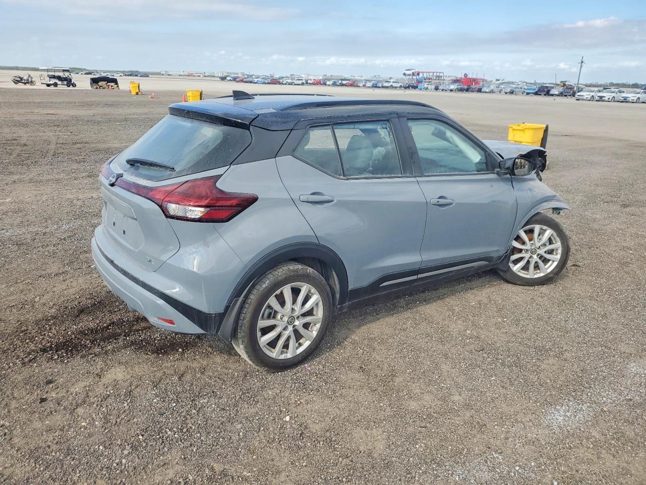 2023 Nissan Kicks Sr - Фото 3