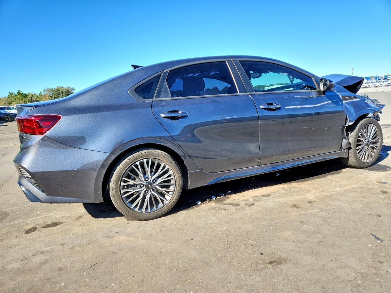 2024 Kia Forte Gt Line - Image 3