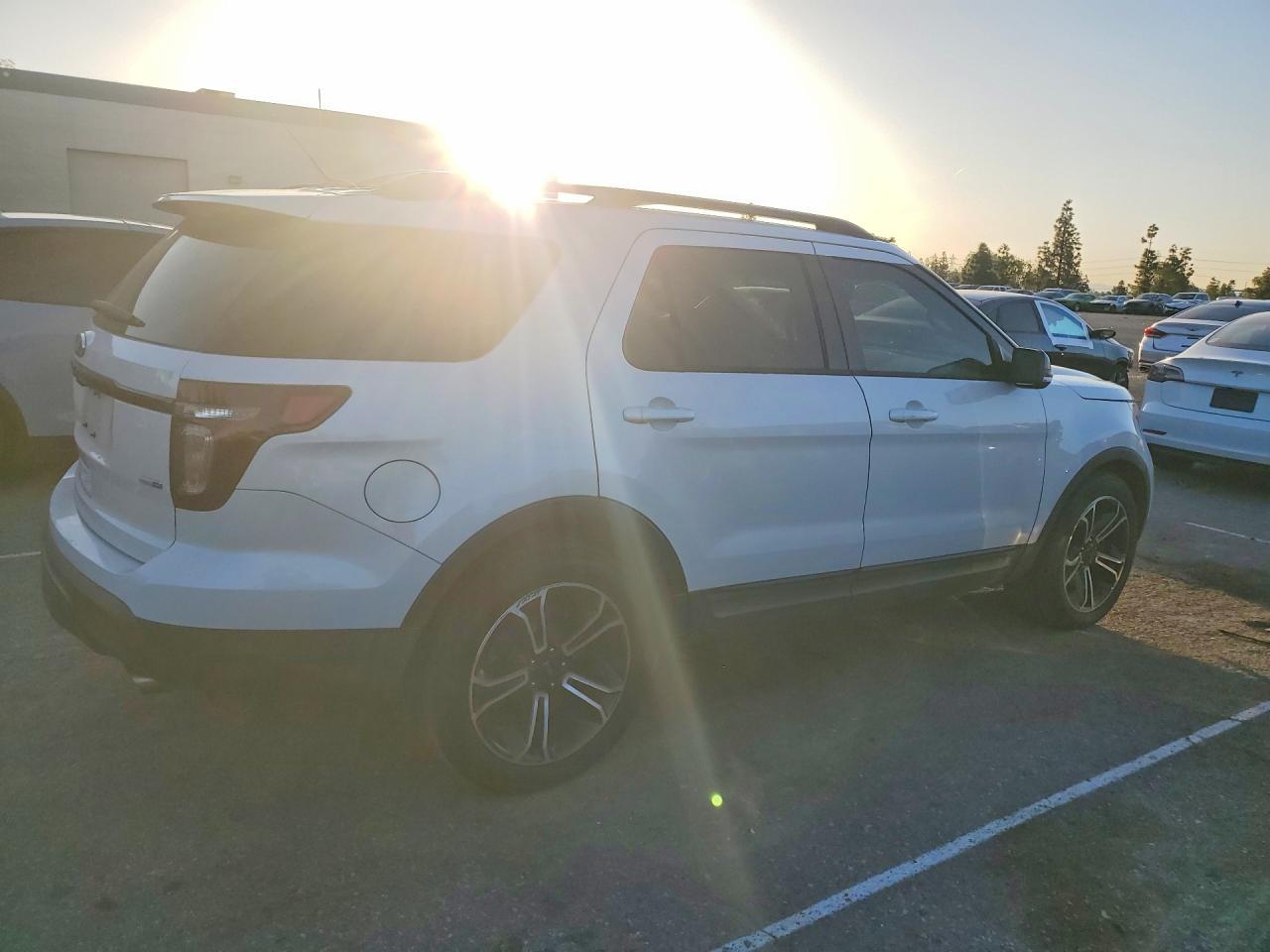 2015 Ford Explorer Sport - Фото 3