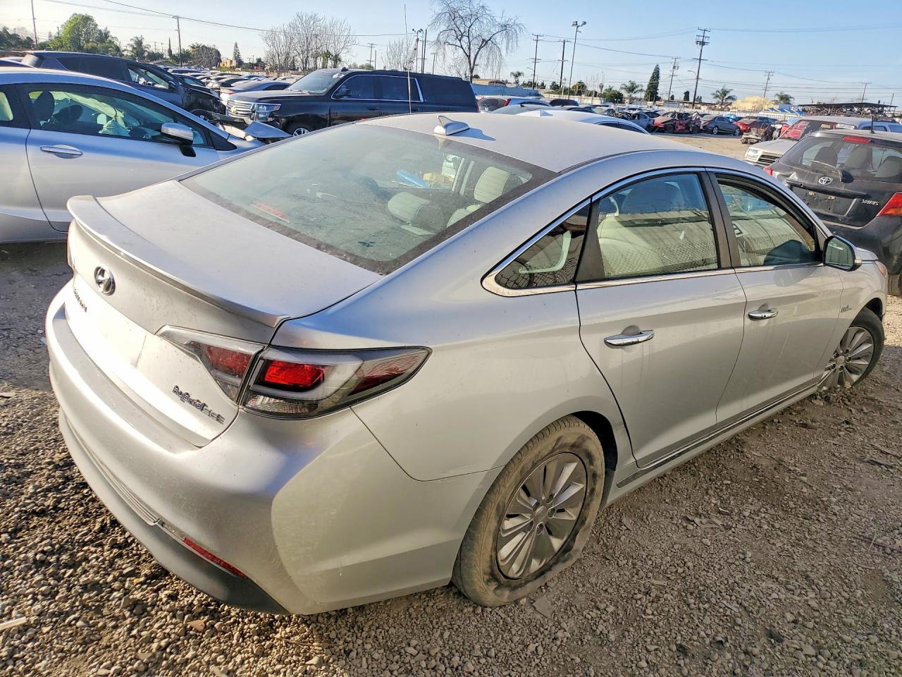 2017 Hyundai Sonata Hybrid - Фото 3