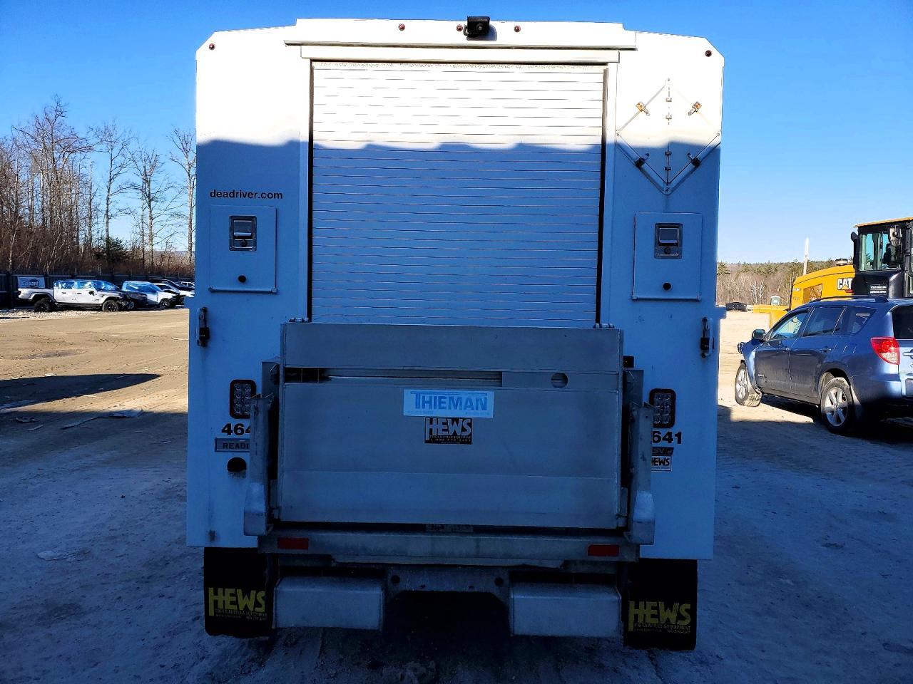 2017 Ford Transit Utility / Service Truck - Фото 6