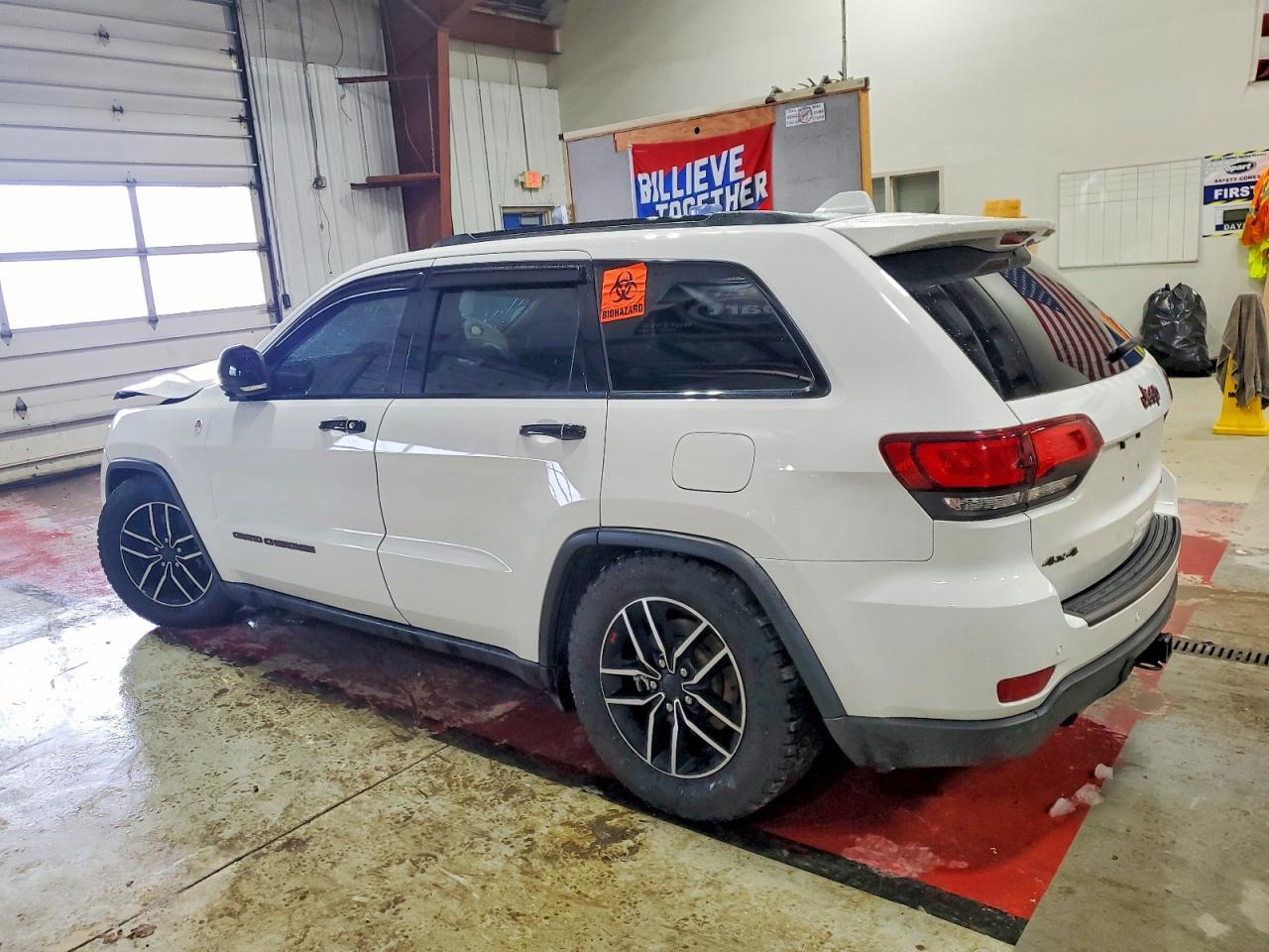 2021 Jeep Grand Cherokee Trailhawk - Фото 2