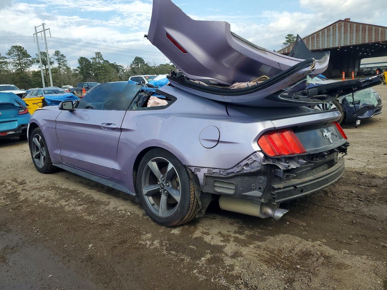 2015 Ford Mustang - Фото 2