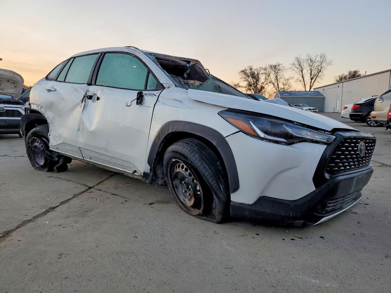 2024 Toyota Corolla Cross L - Фото 4
