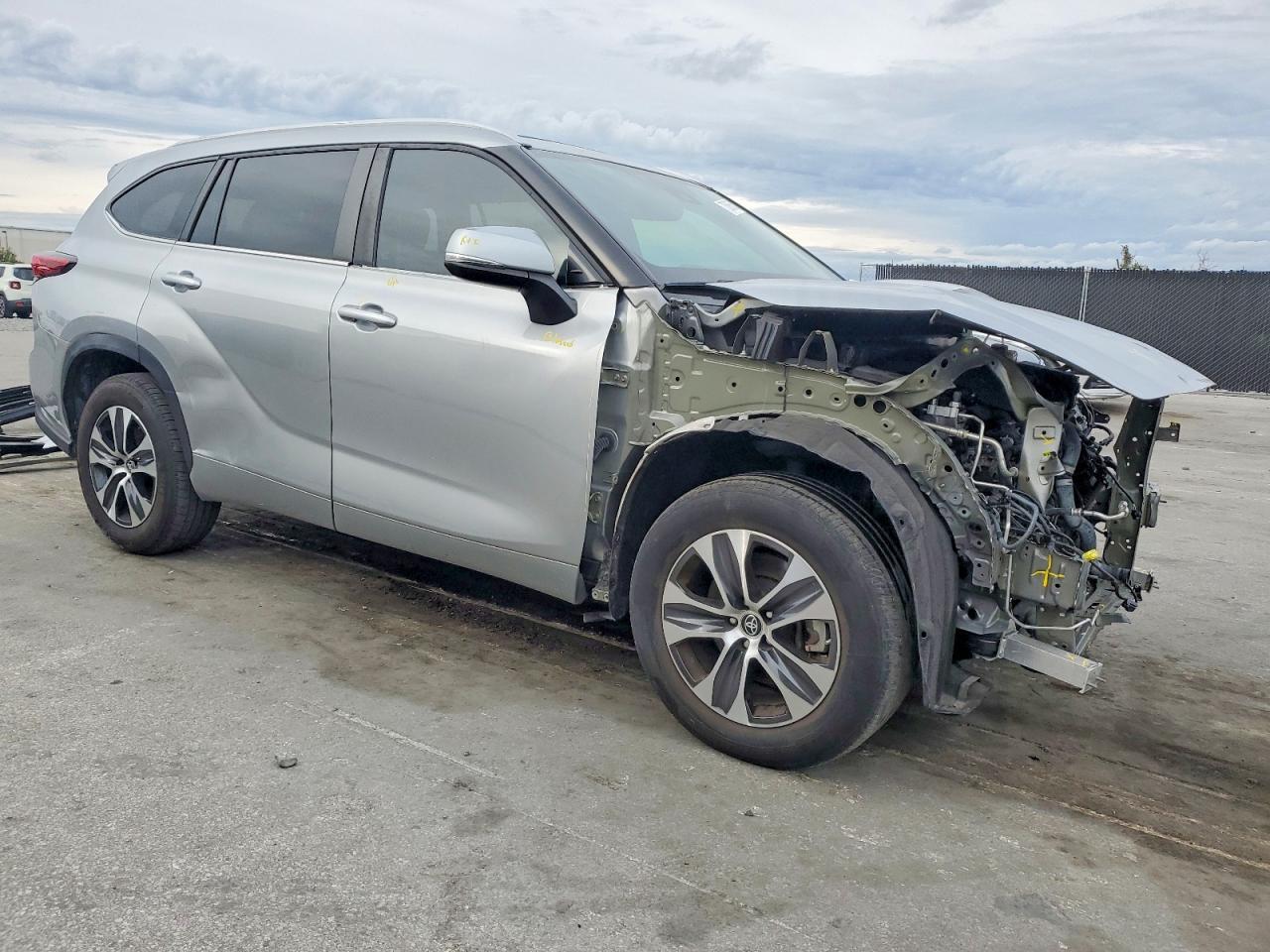 2023 Toyota Highlander - Фото 4