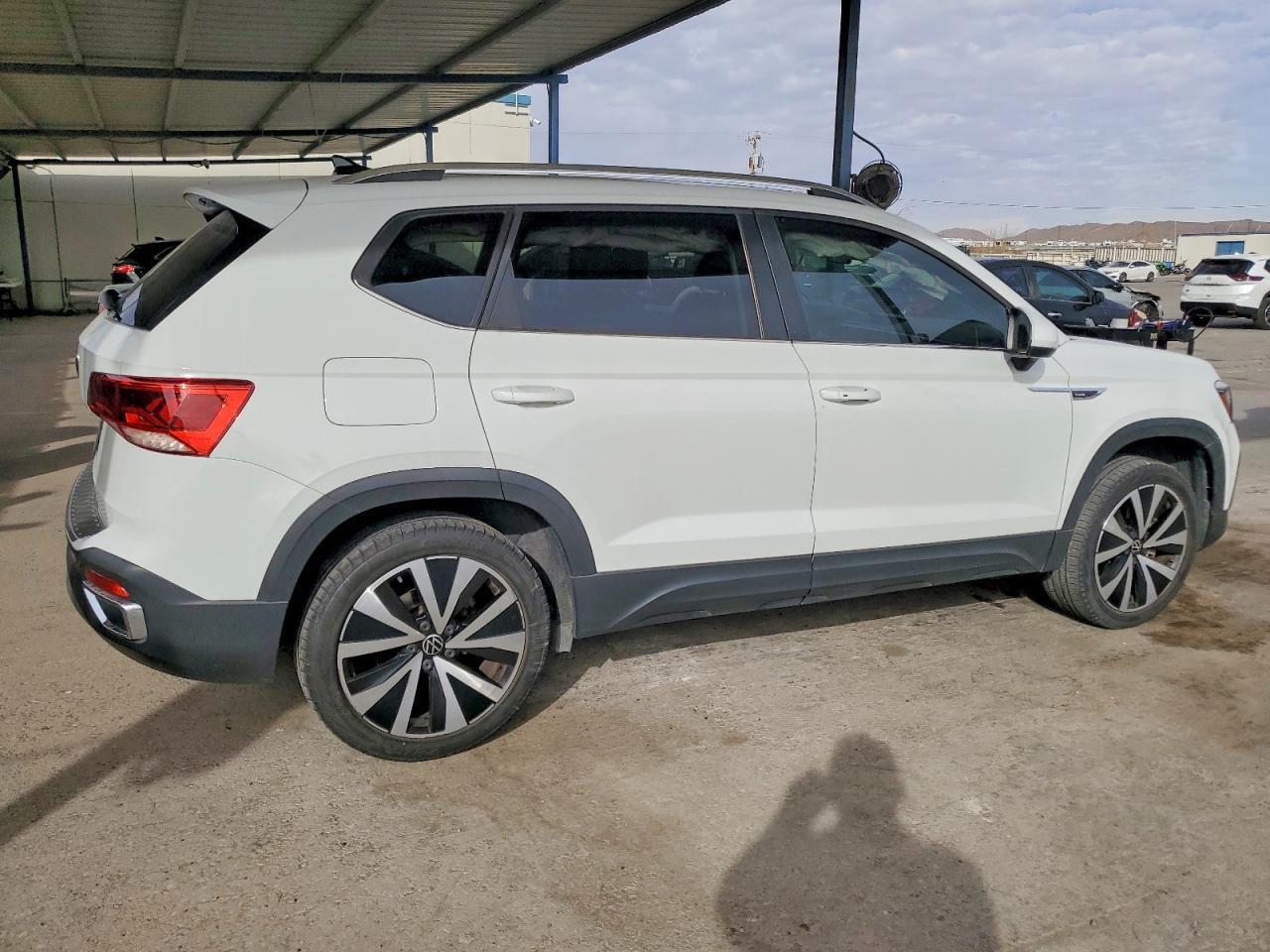 2022 Volkswagen Taos Se - Фото 3