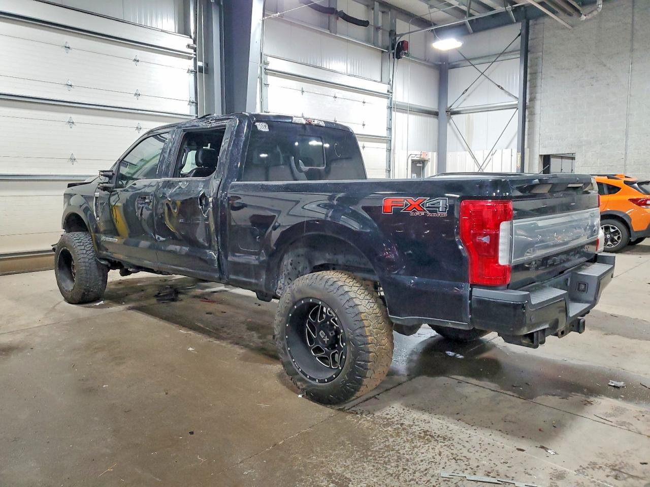 2017 Ford F350 Super Duty - Фото 2