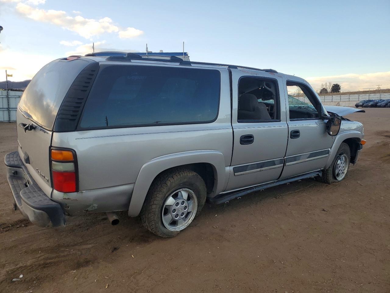 2004 Chevrolet Suburban K1500 - Фото 3