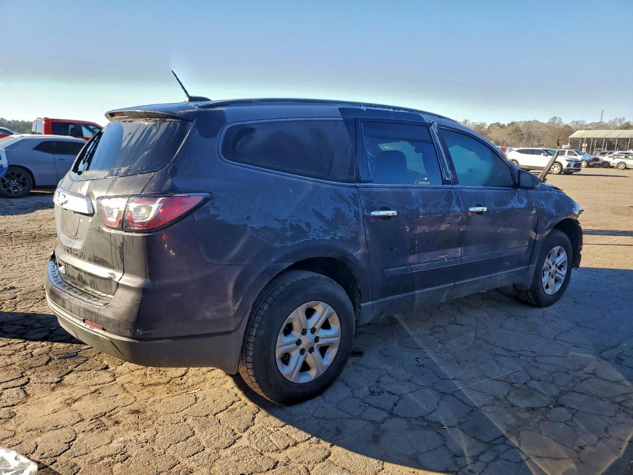 2016 Chevrolet Traverse Ls - Image 3