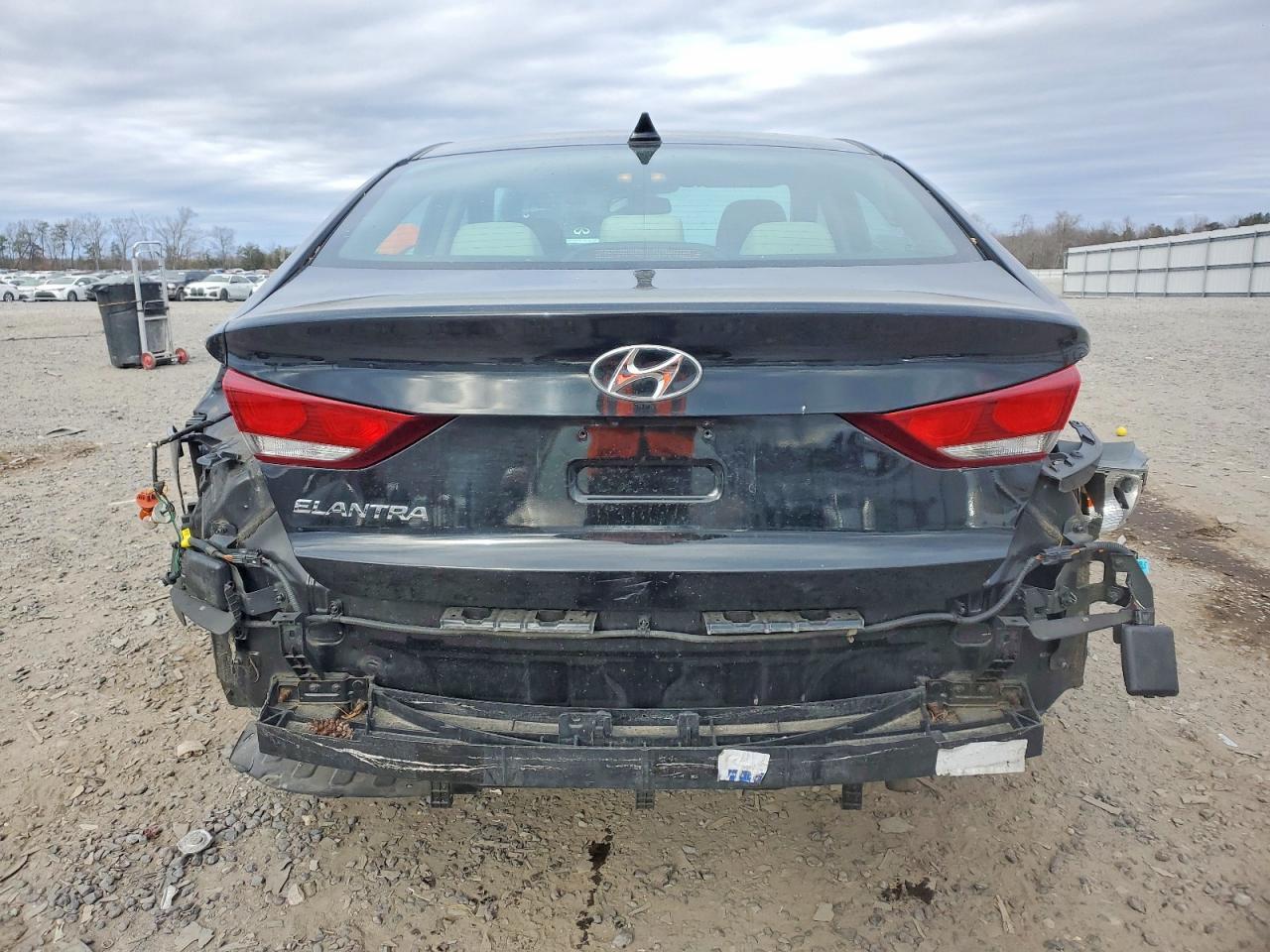 2018 Hyundai Elantra Sel - Фото 6