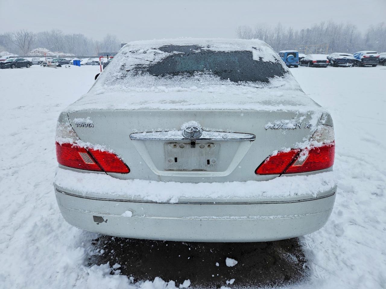 2003 Toyota Avalon - Image 6