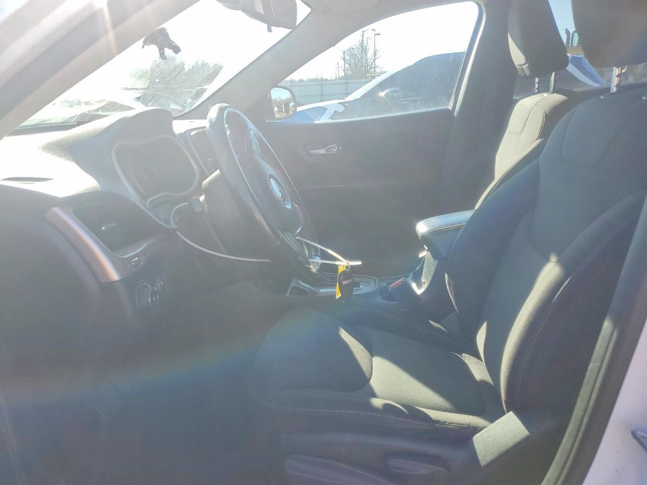 2016 Jeep Cherokee Latitude - Фото 7