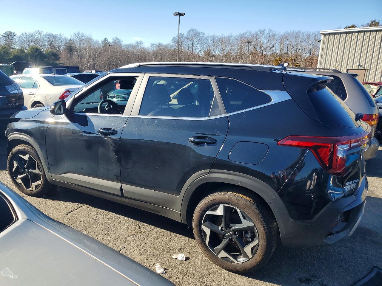 2025 Kia Seltos Ex - Image 2