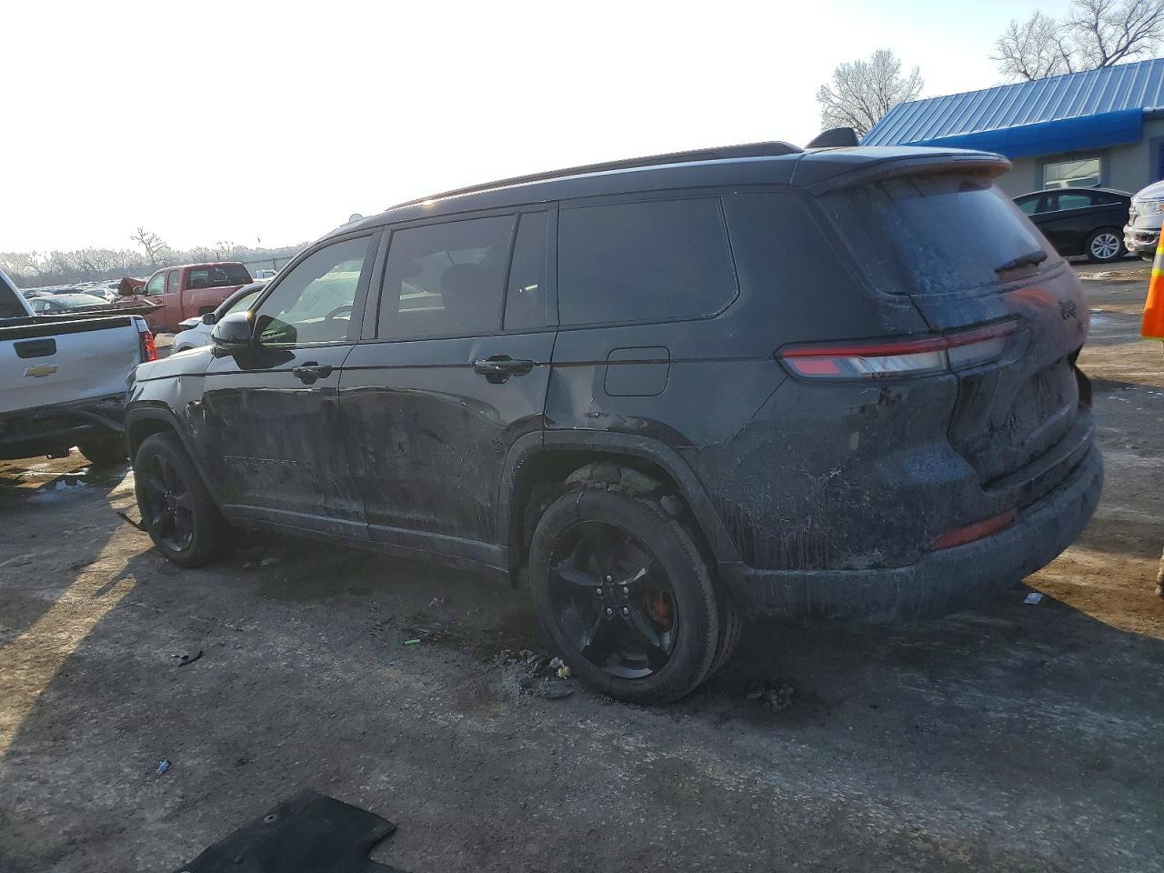 2024 Jeep Grand Cherokee L Laredo - Image 2