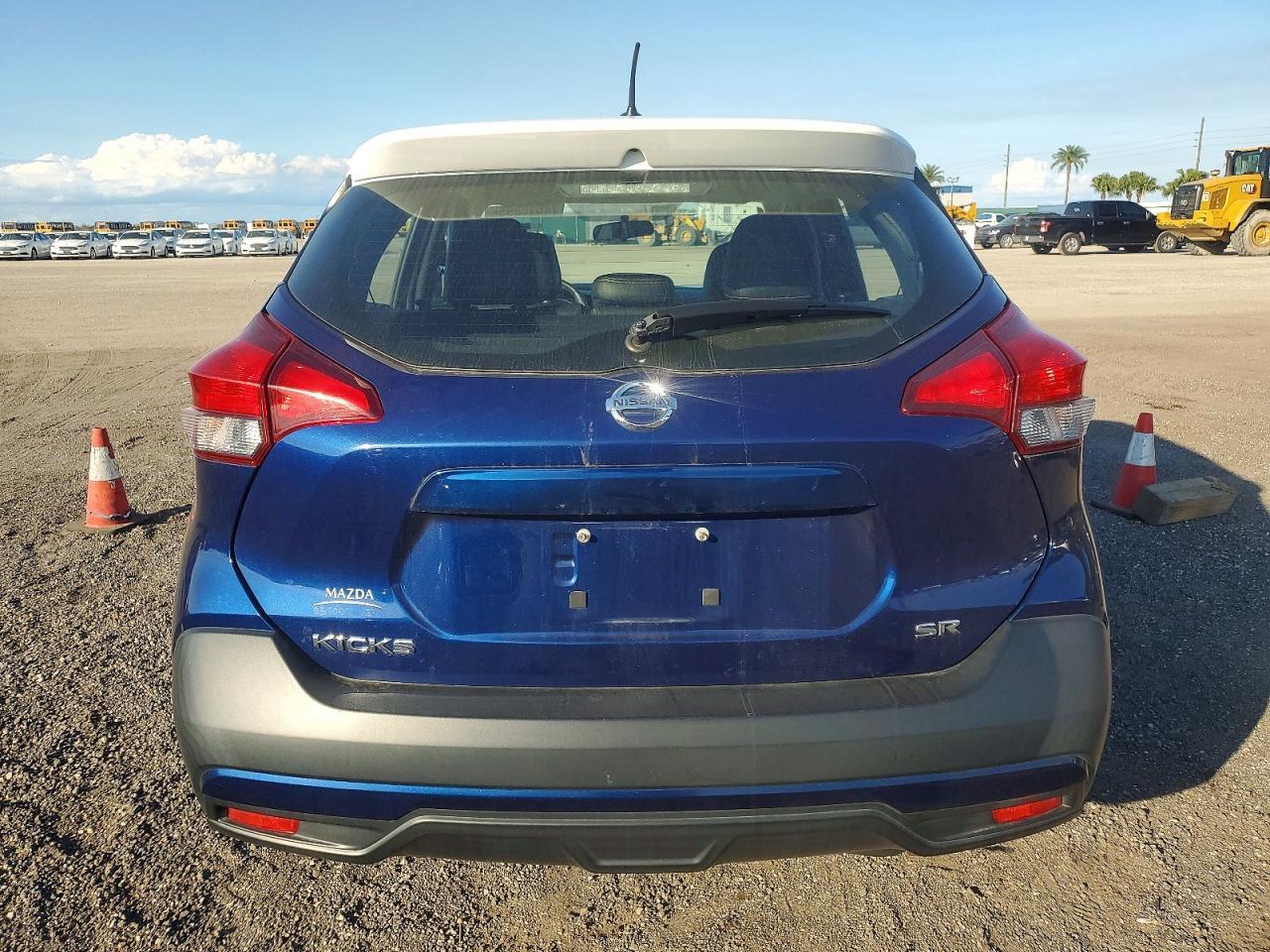 2019 Nissan Kicks Sr - Image 6