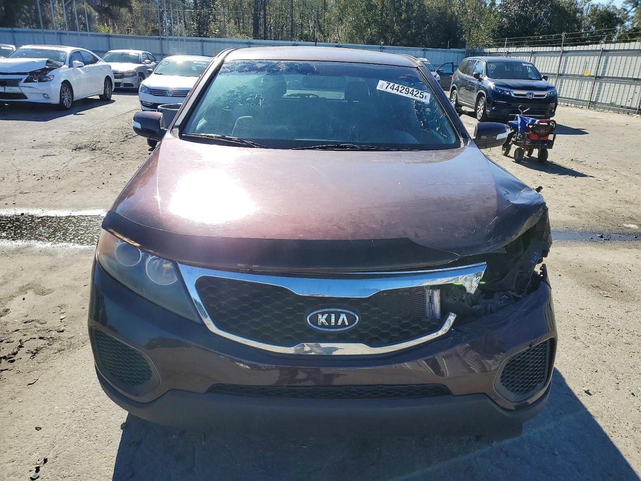 2013 Kia Sorento Lx - Image 5