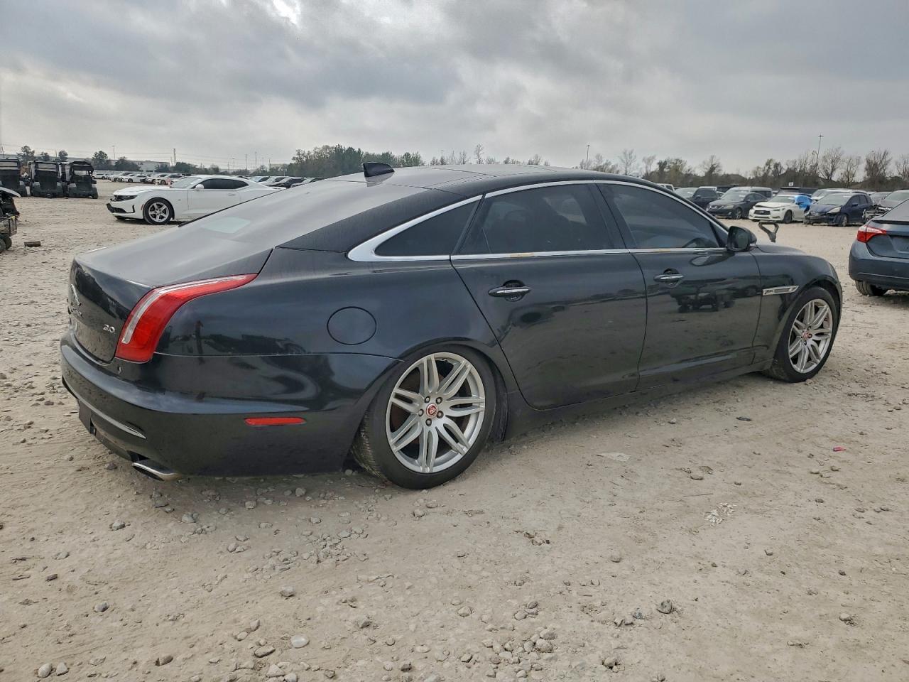 2017 Jaguar Xjl Portfolio - Image 3