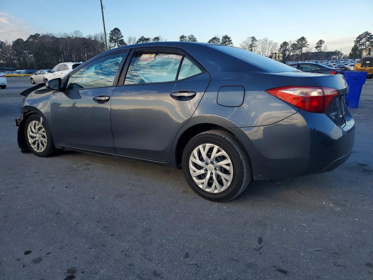 2017 Toyota Corolla L - Фото 2