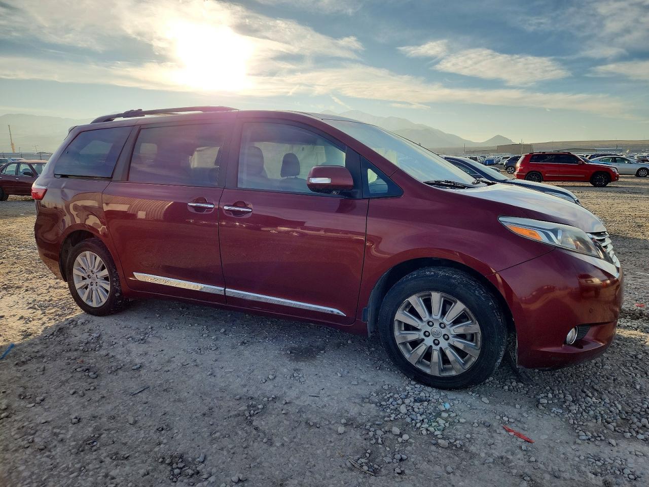 2015 Toyota Sienna - Фото 4