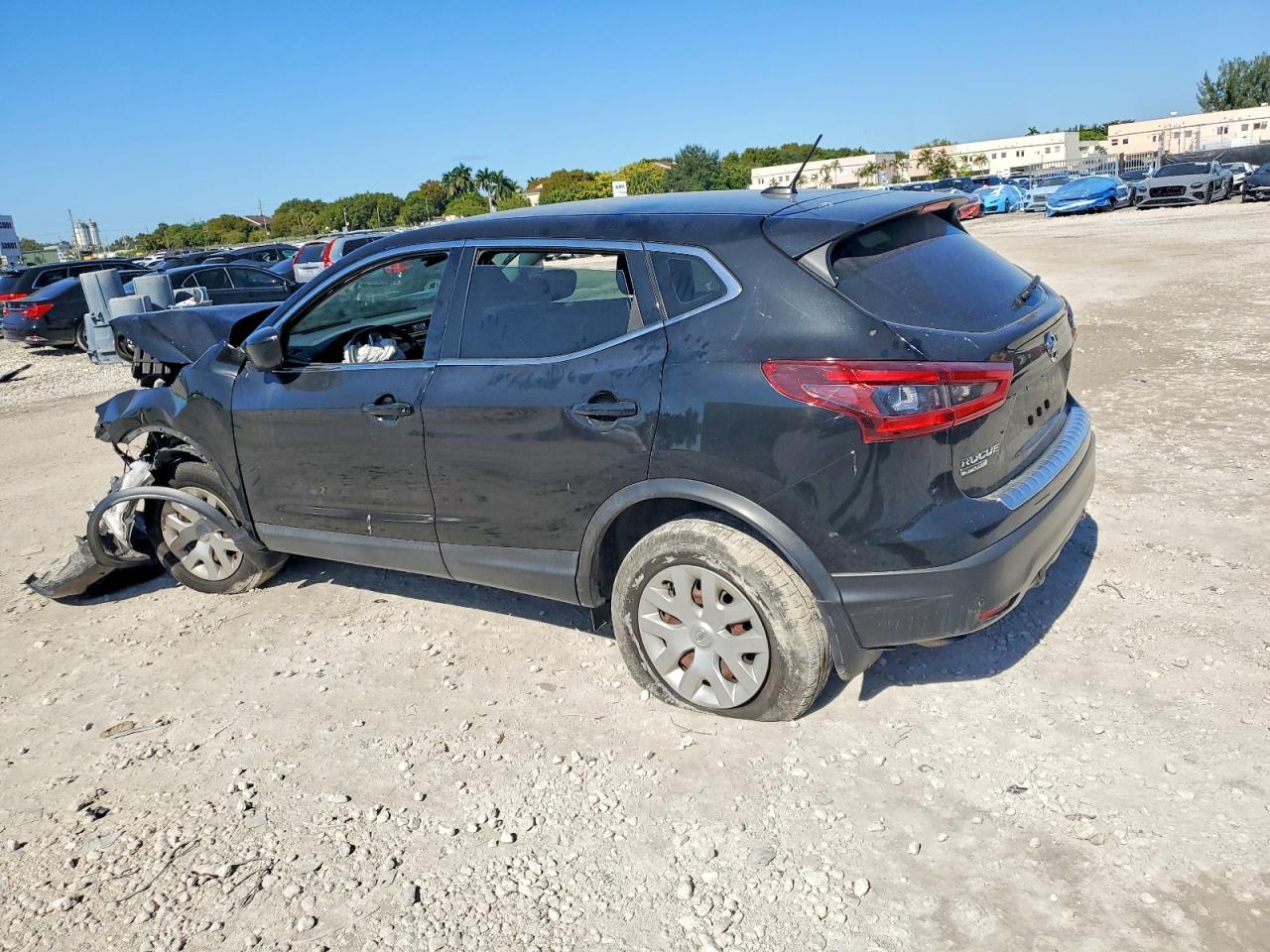 2020 Nissan Rogue Sport S - Image 2