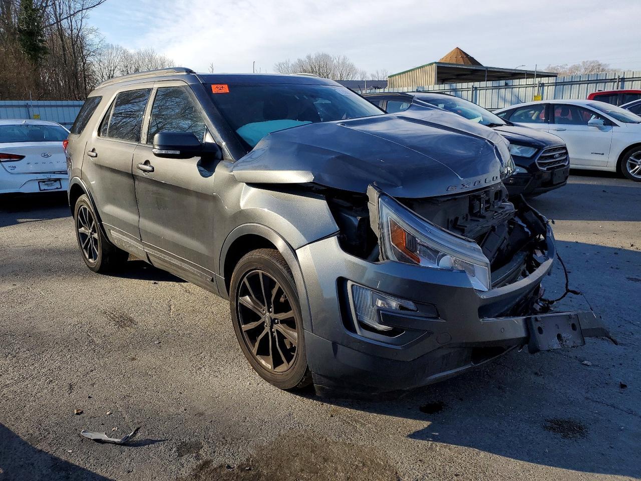 2017 Ford Explorer Xlt - Фото 4