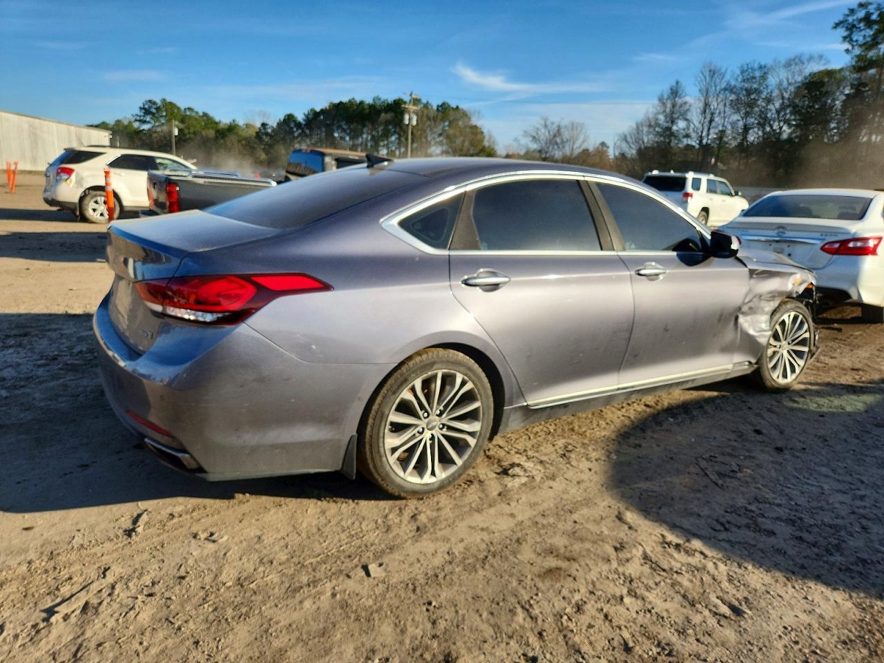 2015 Hyundai Genesis 3.8L - Фото 3