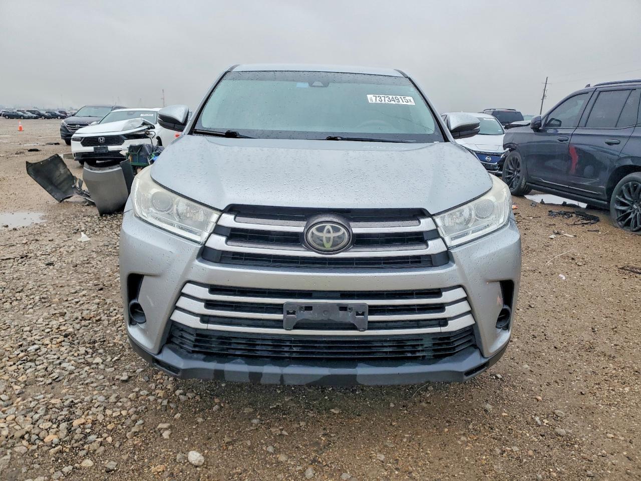2017 Toyota Highlander Le - Фото 5