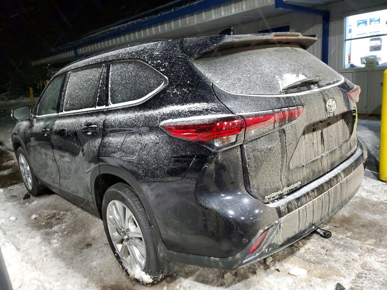 2020 Toyota Highlander Limited - Image 2