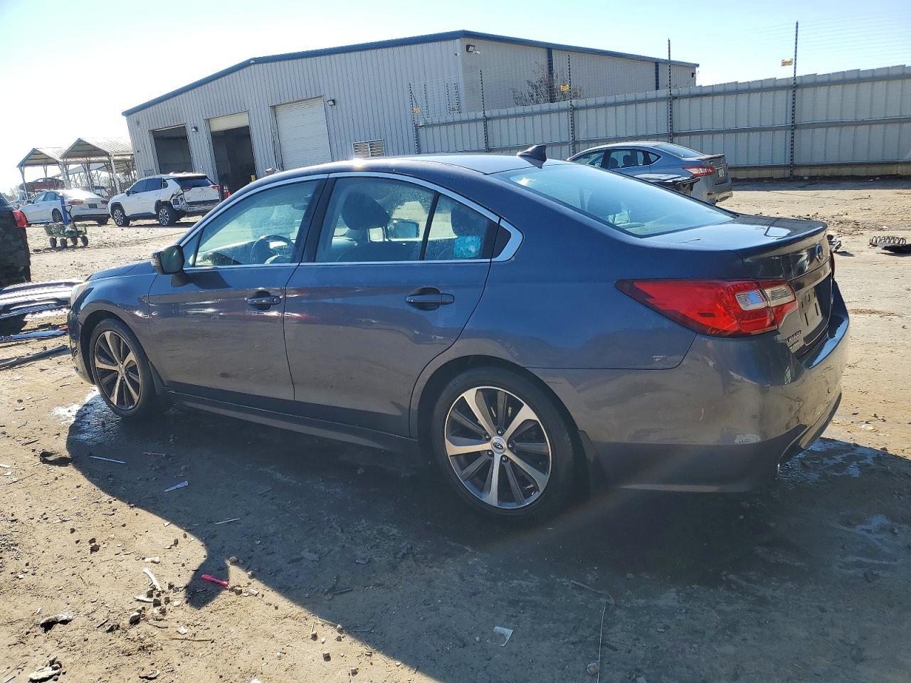 2016 Subaru Legacy 2.5I Limited - Фото 2