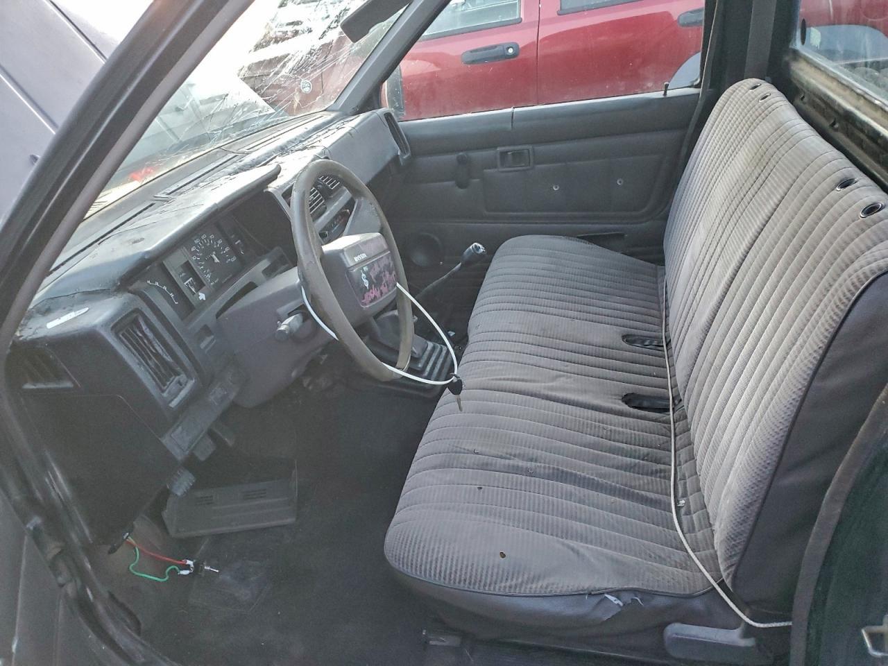 1992 Nissan Truck Short Wheelbase - Фото 7