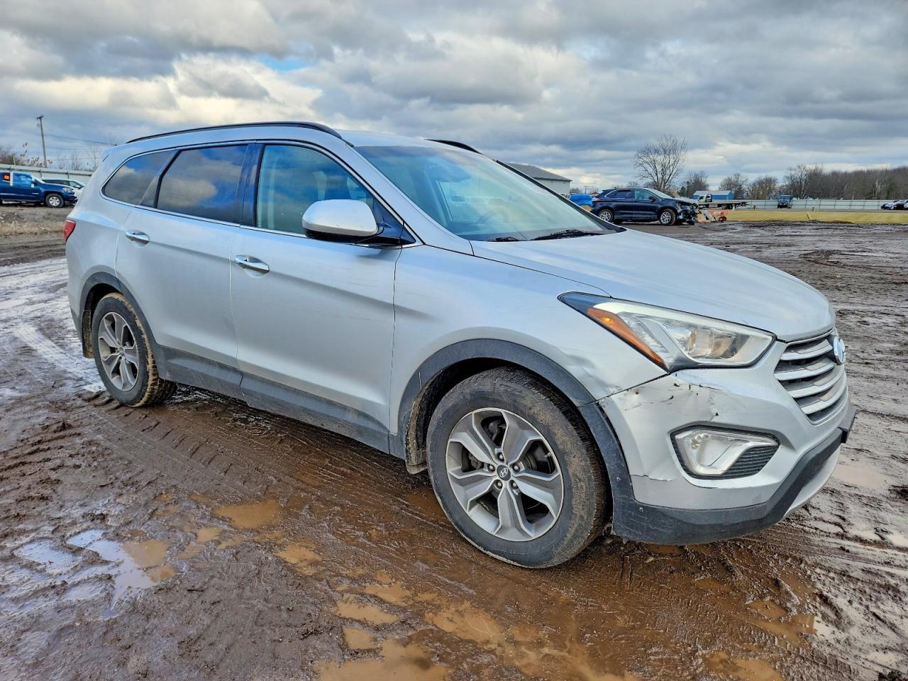2016 Hyundai Santa Fe - Image 4