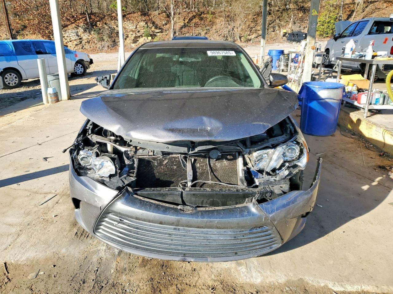 2017 Toyota Camry Le - Image 5