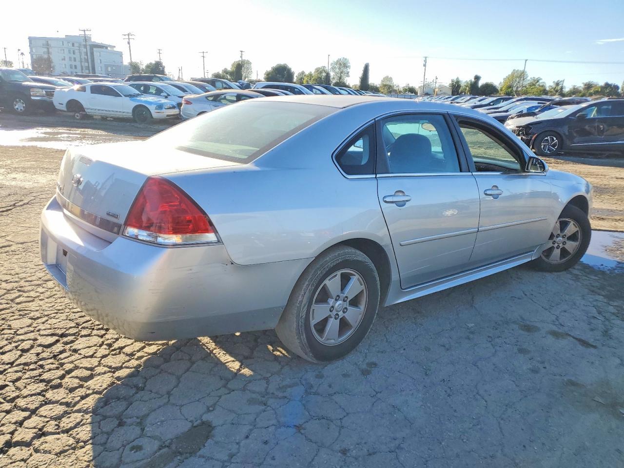 2011 Chevrolet Impala Ls - Image 3
