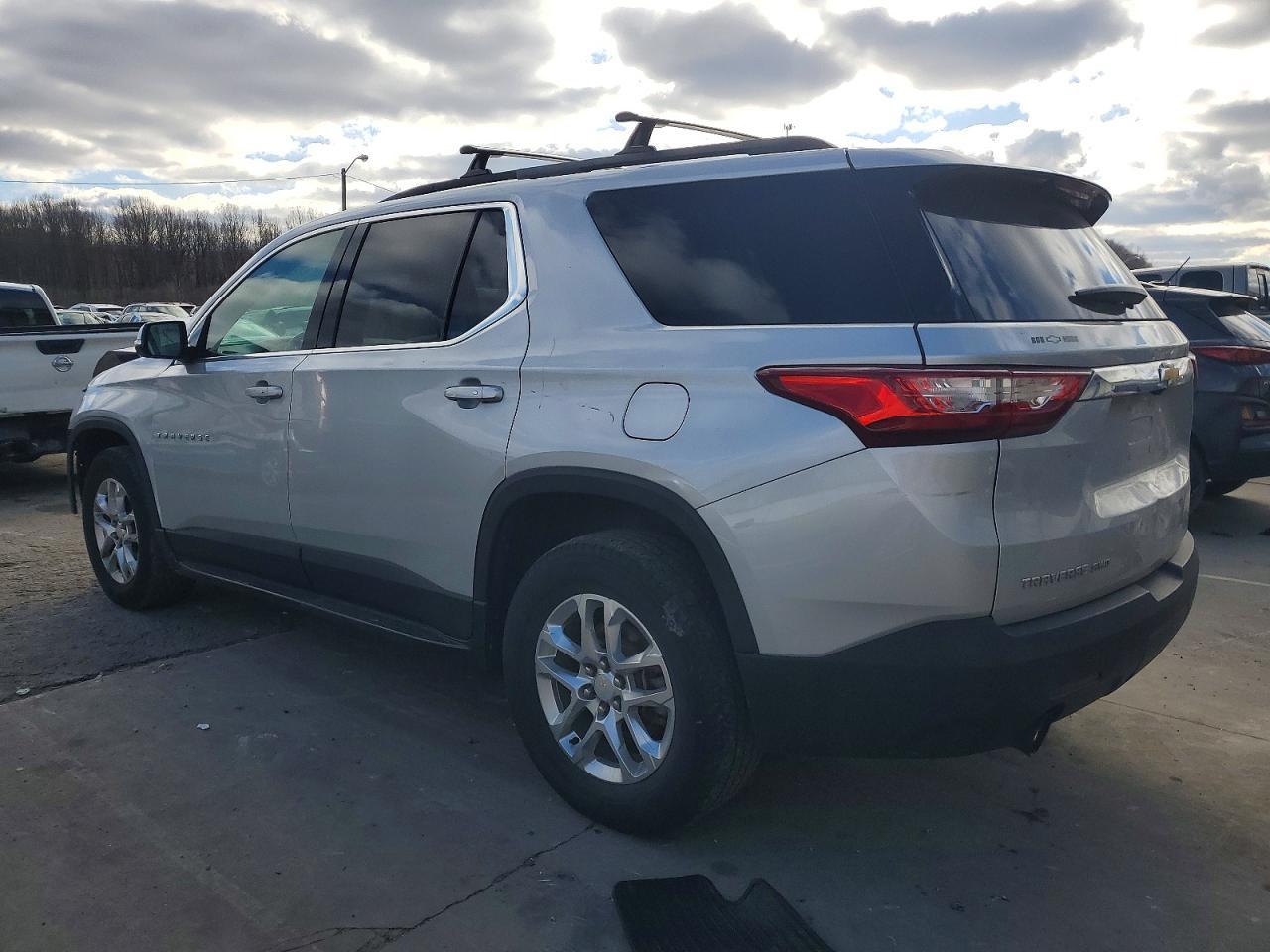 2020 Chevrolet Traverse Lt - Фото 2