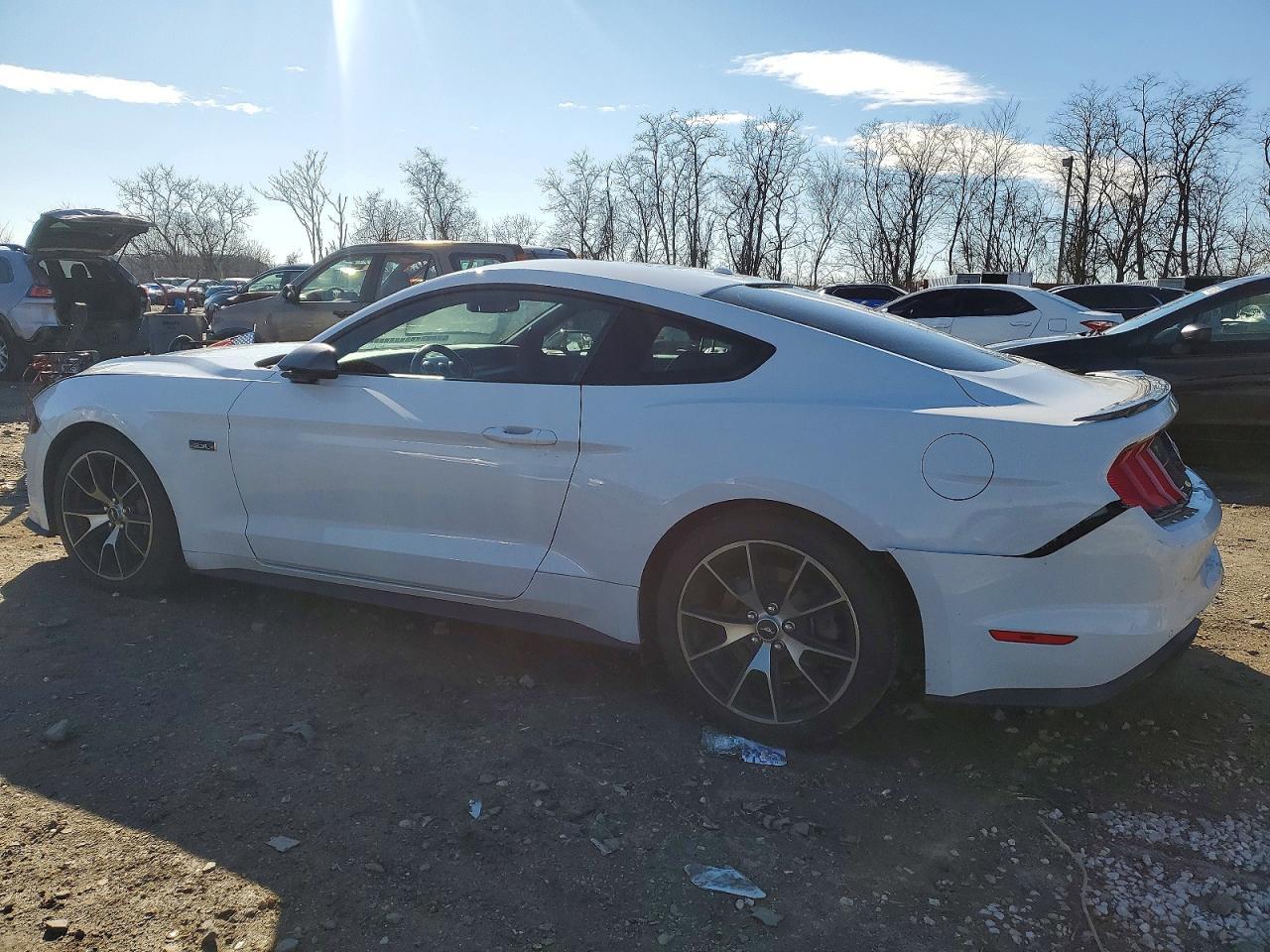 2020 Ford Mustang - Фото 2