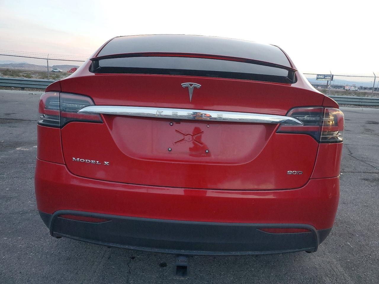 2016 Tesla Model X - Image 6