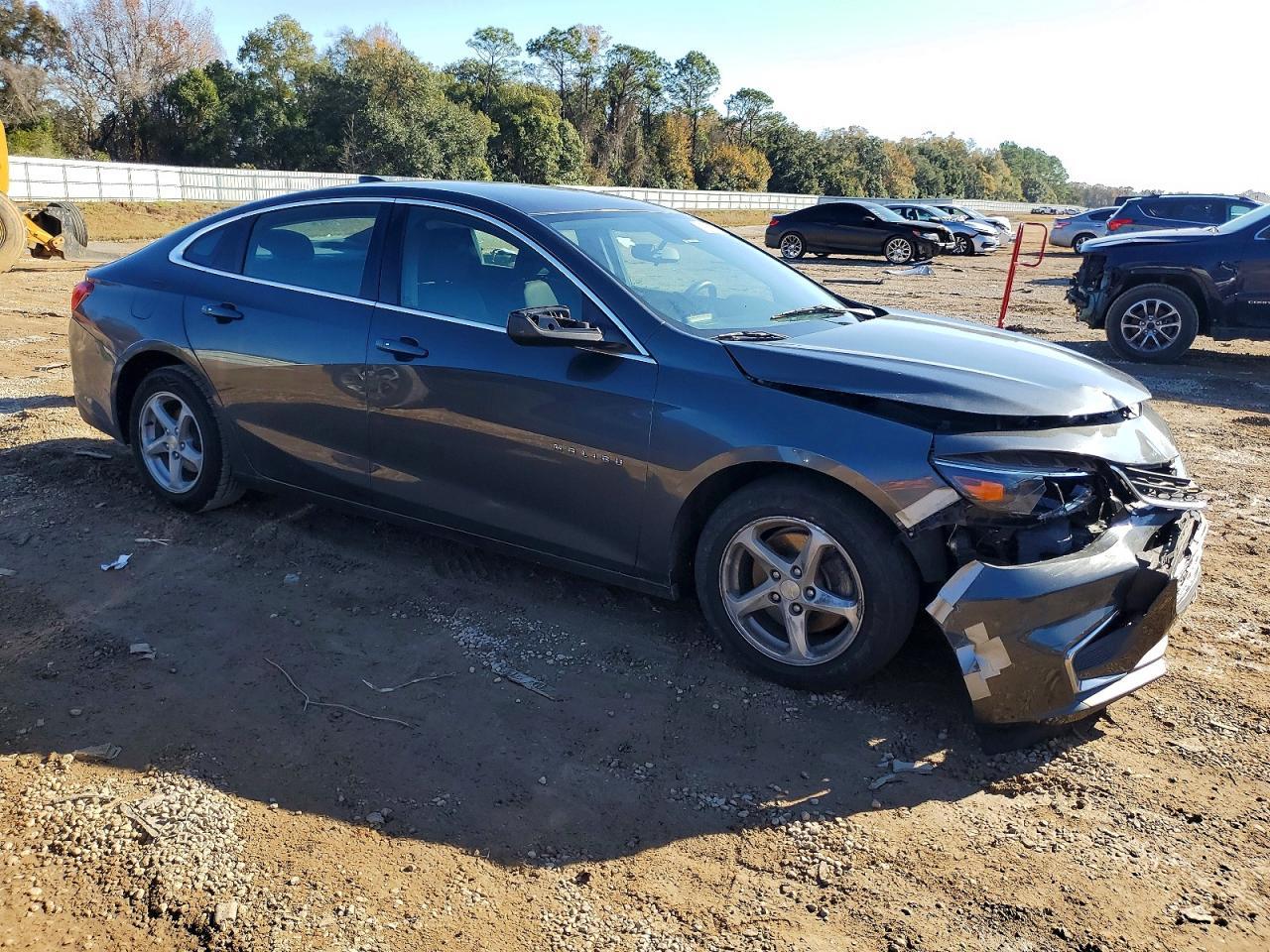 2017 Chevrolet Malibu Ls - Image 4