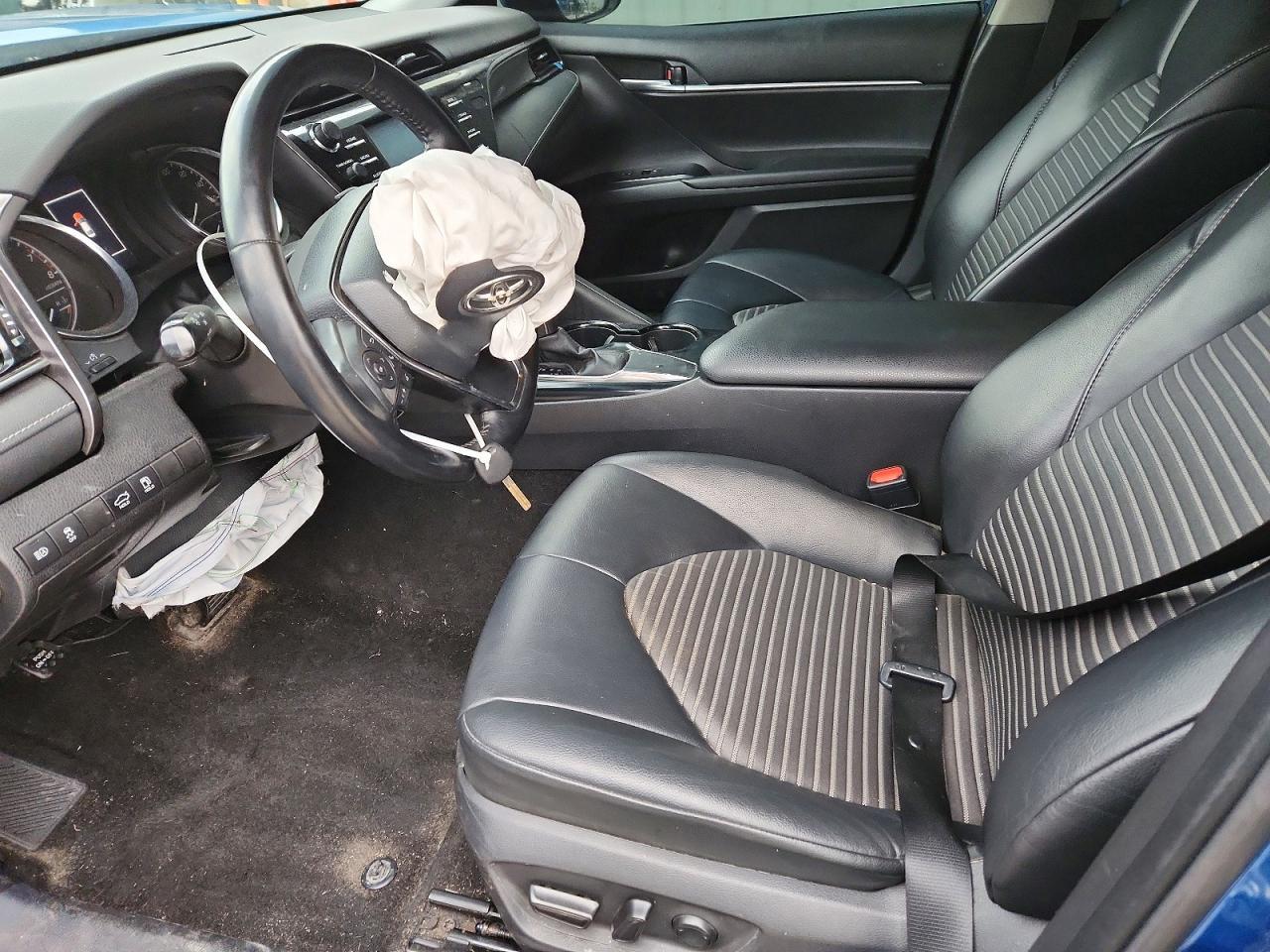 2020 Toyota Camry Se - Фото 7